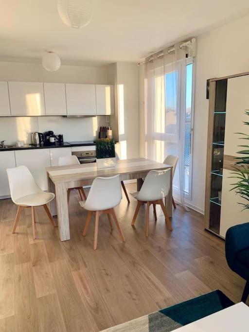 Pourquoi Notre T3 Avec Parking Est Pour Vous ? Appartement Rijsel Buitenkant foto